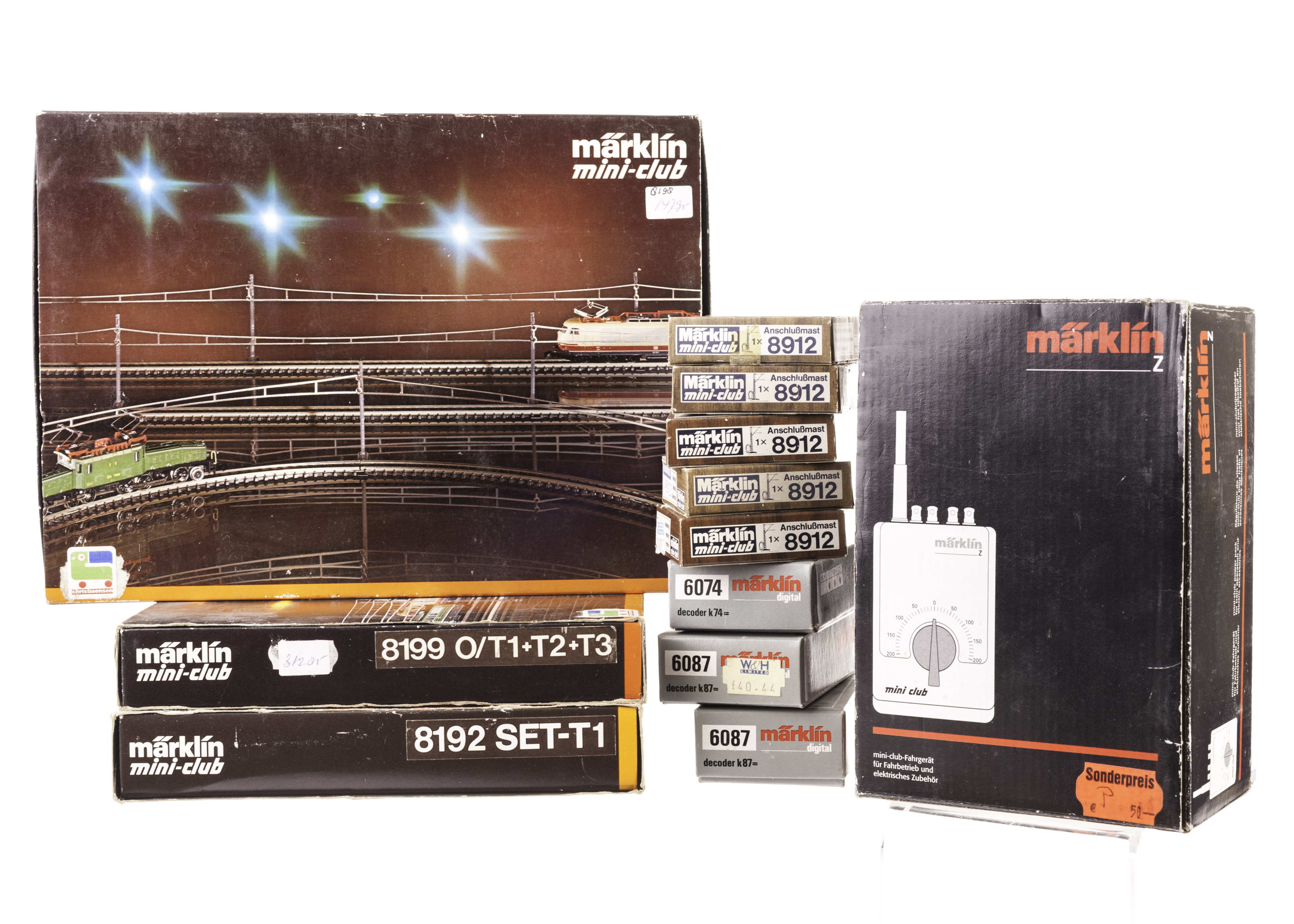 Z Gauge Track Catenary and Control Equipment by Märklin Mini-Club: including track pack 8192,