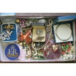 A box of mixed costume and dress jewelle