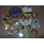 Leeds United Badges + Football Memorabil