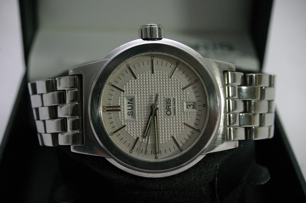 withdrawn A boxed Oris gent's wristwatch. - Image 2 of 3