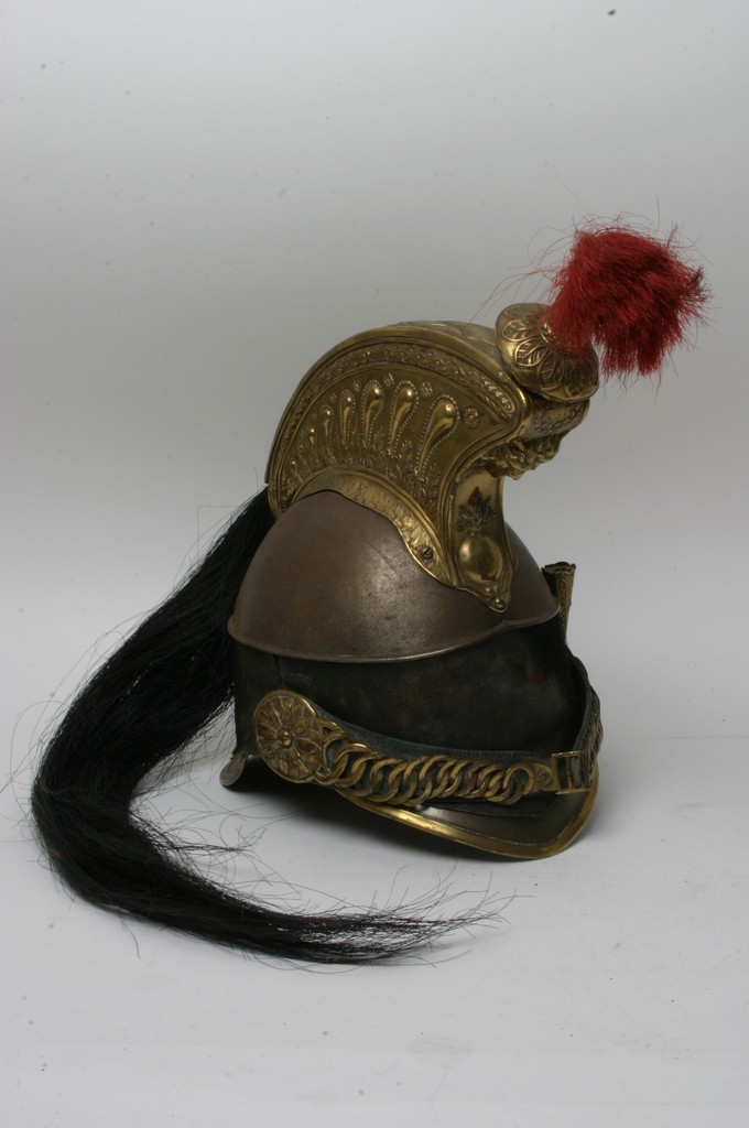 A 19th Century French cavalry helmet with red plume and leather mount - Image 2 of 5