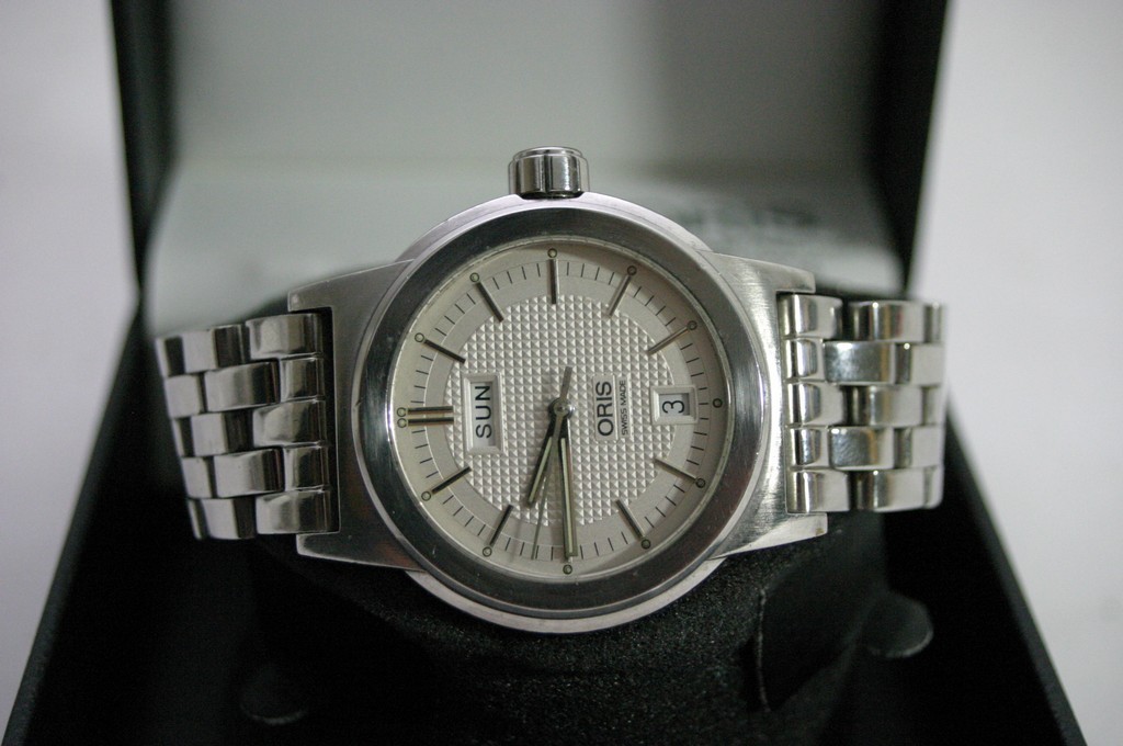 withdrawn A boxed Oris gent's wristwatch. - Image 3 of 3