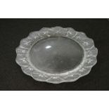 A Lalique honfleur flat plate dish. 20cm in diameter.