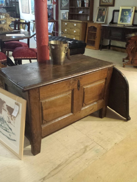 Antique French rustic oak coffer / chest. 104 cm long, 53 cm deep, 66 cm high