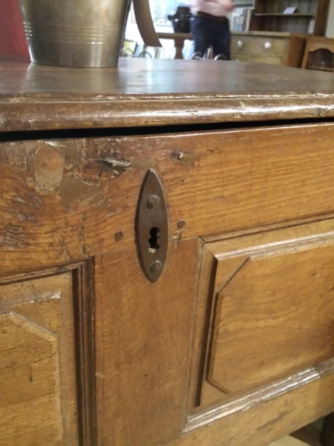 Antique French rustic oak coffer / chest. 104 cm long, 53 cm deep, 66 cm high - Image 3 of 6