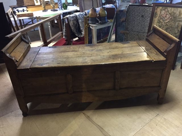 Antique French blanket box, storage compartments in armrests, 180 cm long, 89 cm high, 61 cm deep