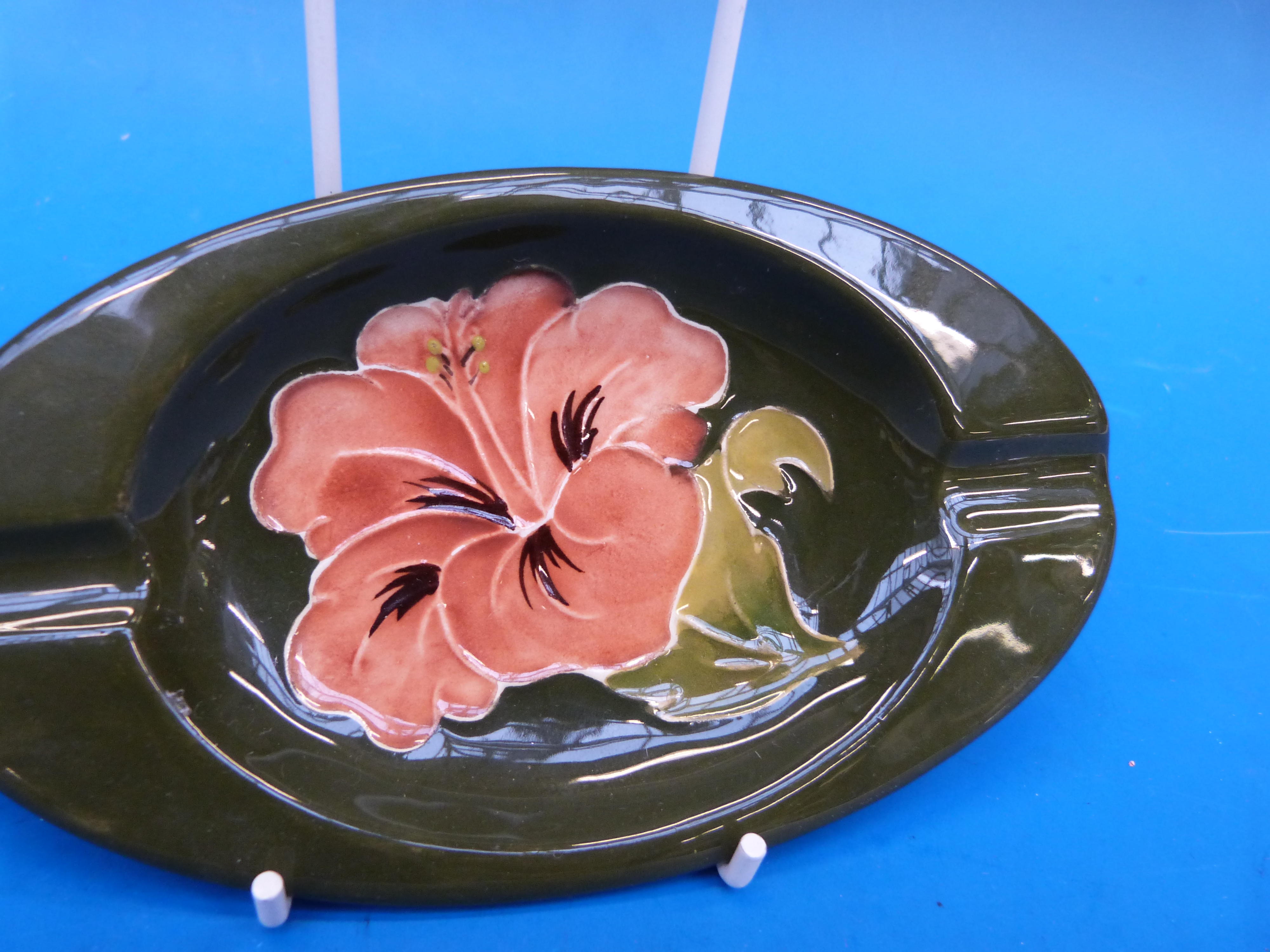 A Moorcroft pedestal dish and ashtray in - Image 3 of 4