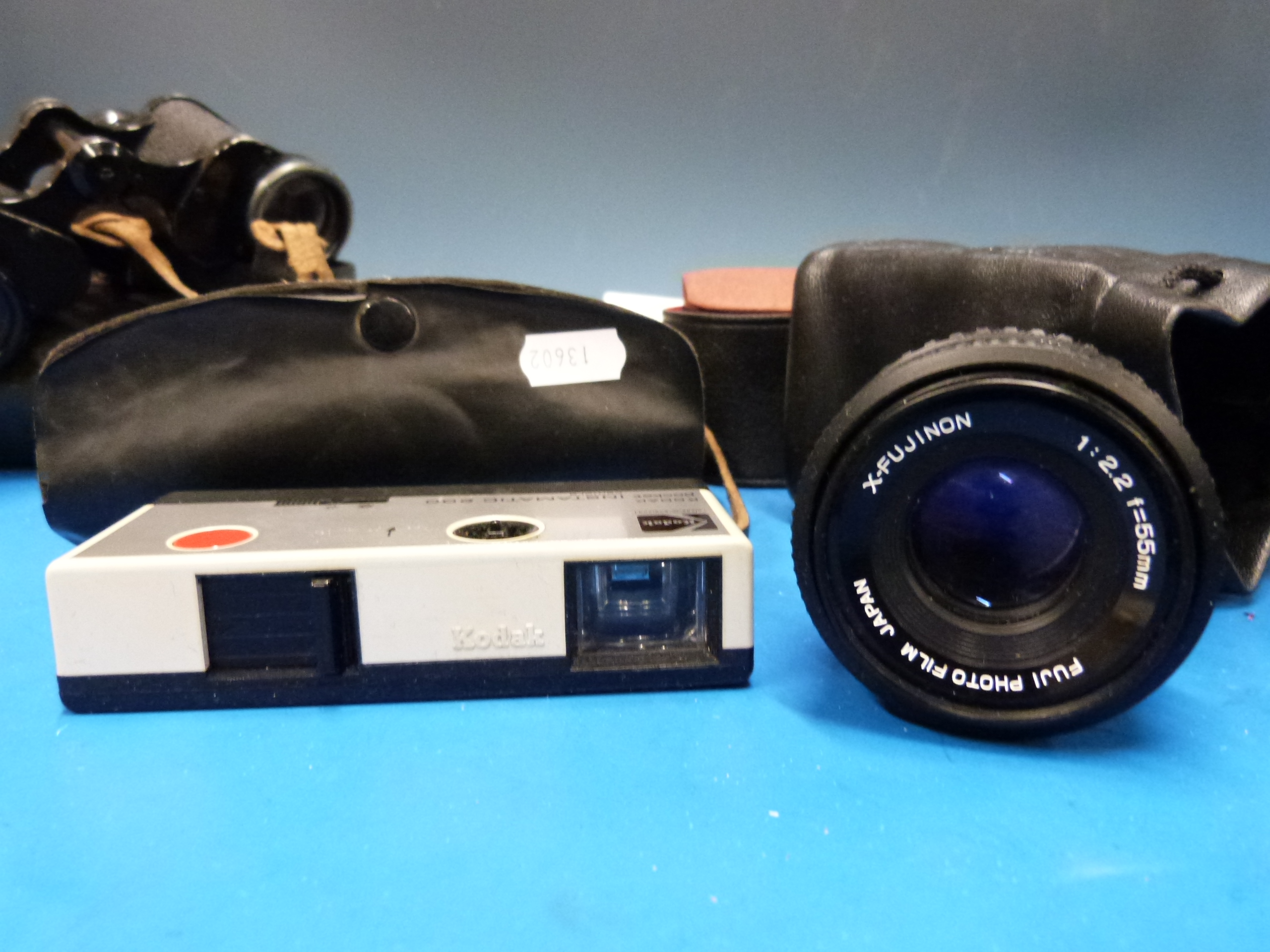 Collection of cameras, lenses and binocu - Image 11 of 13