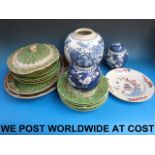 A collection of Chinese porcelain includ