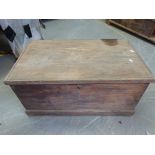 A pine blanket box (L79 x D46 x H38cm) t