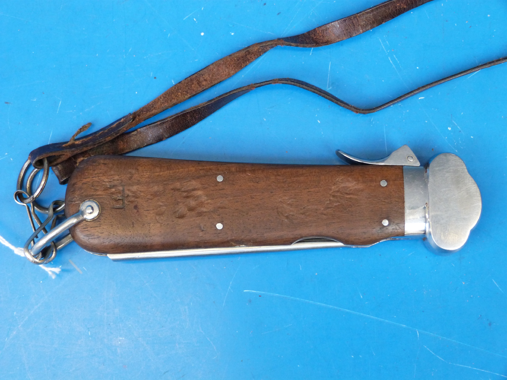 A German Paratroopers SMF Solingen Rostfrei gravity knife with wooden handle, marlin spike and - Image 3 of 3