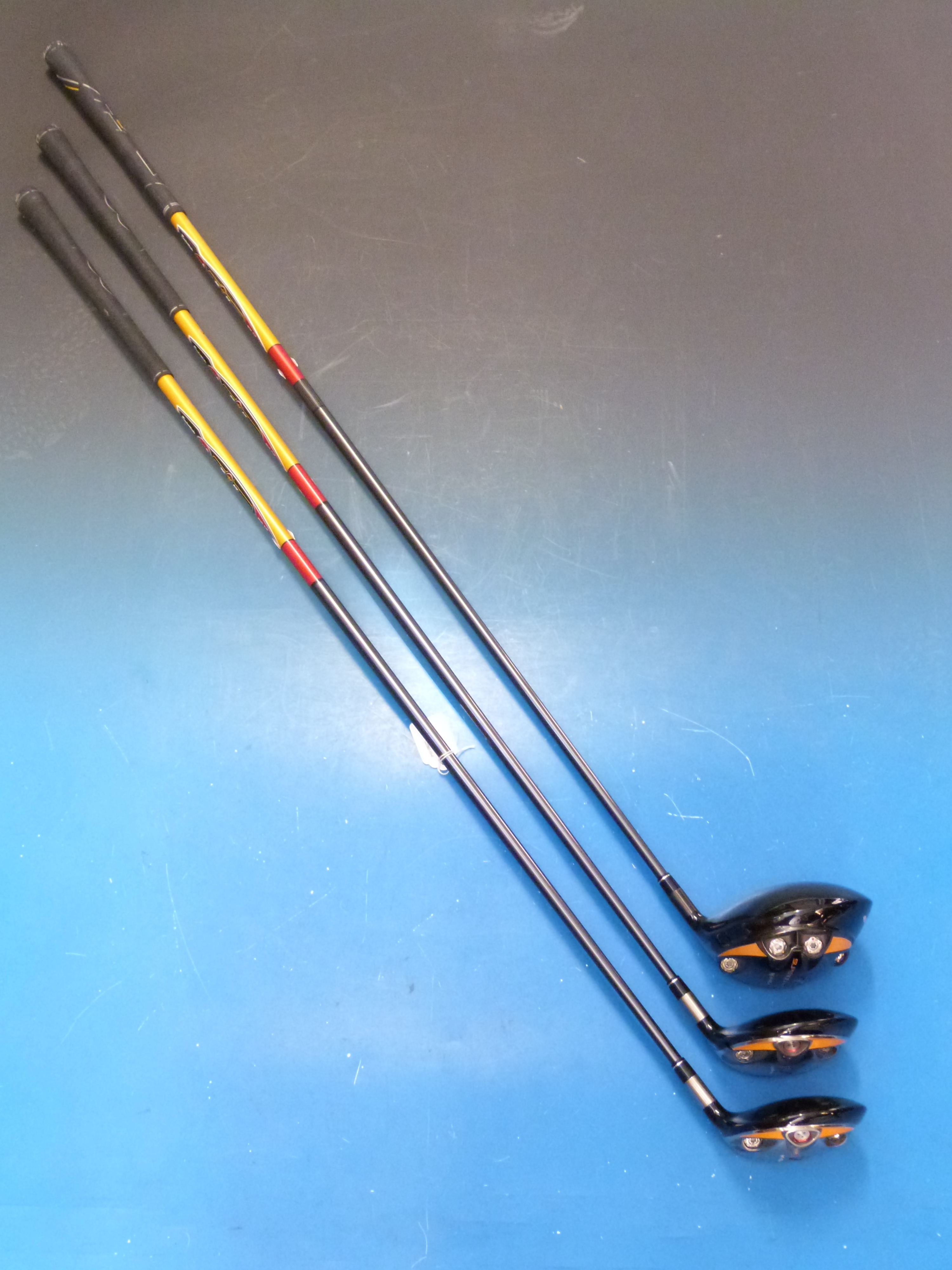 A set of three Taylormade R7 Superquad golf clubs, a driver, three wood and 5 wood, - Image 3 of 5