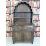 A small oak dresser (W91 x D43 x H181cm)