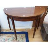 A Georgian D shaped fold over card table with inlaid detail (W91cm x H70cm)