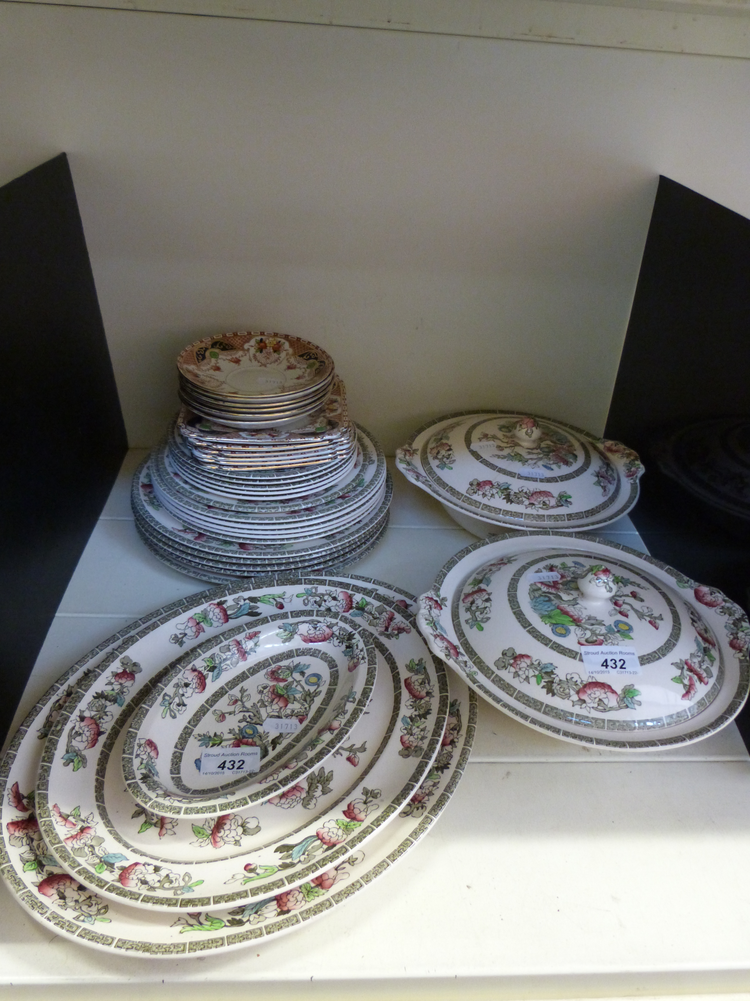 A quantity of Indian Tree pattern ceramics