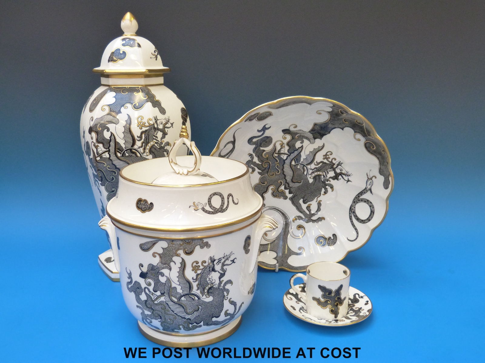 A Royal Worcester ice pail with dragon decoration together with matching large vase (height 41. - Image 3 of 3