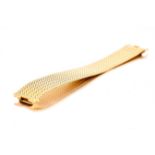 18ct gold bracelet with chevron links, length approximately 165mm