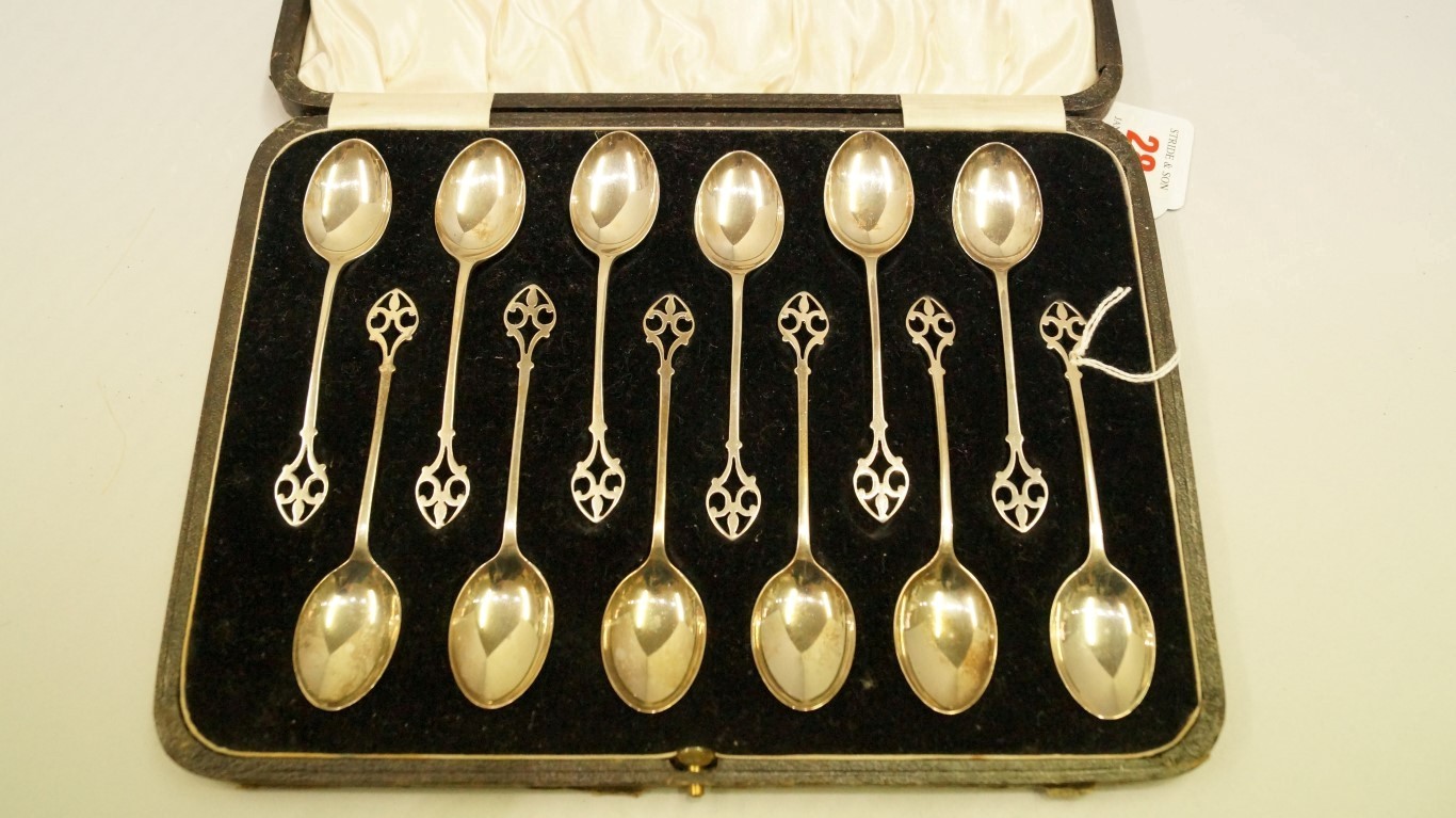 A cased set of twelve silver coffee spoo - Image 2 of 3