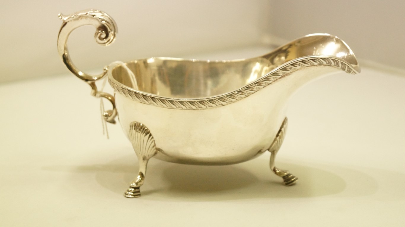 An Irish silver sauce boat, by West & Son, Dublin 1917, 215g. Condition Report: Overall condition is