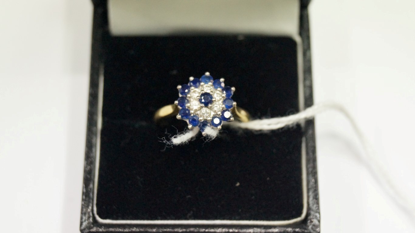 An 18ct gold diamond and sapphire floral - Image 4 of 6