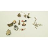 A small selection of silver jewellery, t