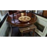 A Victorian mahogany circular tilt-top breakfast table, 102cm diameter.  Condition Report: Condition