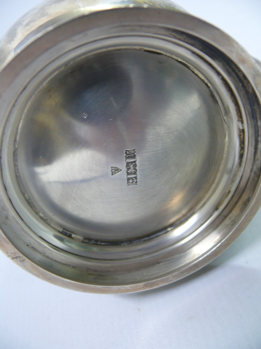 A silver baluster mug, by J B C & S Ltd, Birmingham, 11 cm, 321g Condition Report: Engraved Oxford - Image 3 of 3