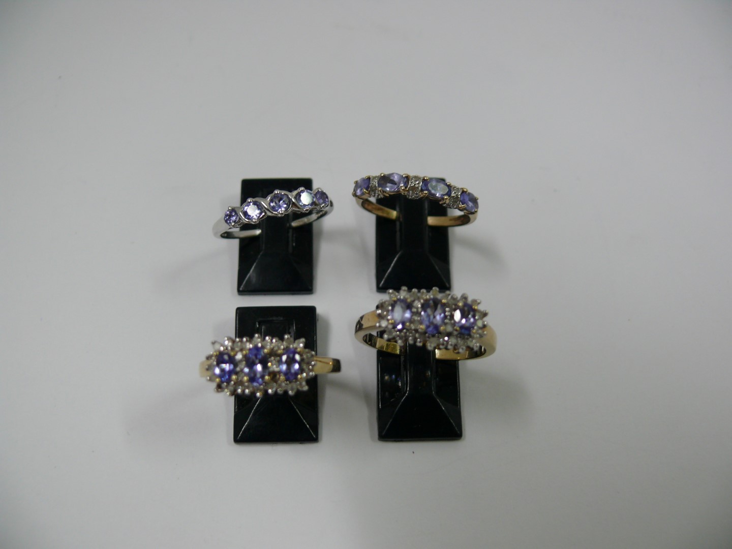 Four various rings set tanzanite. - Image 2 of 2