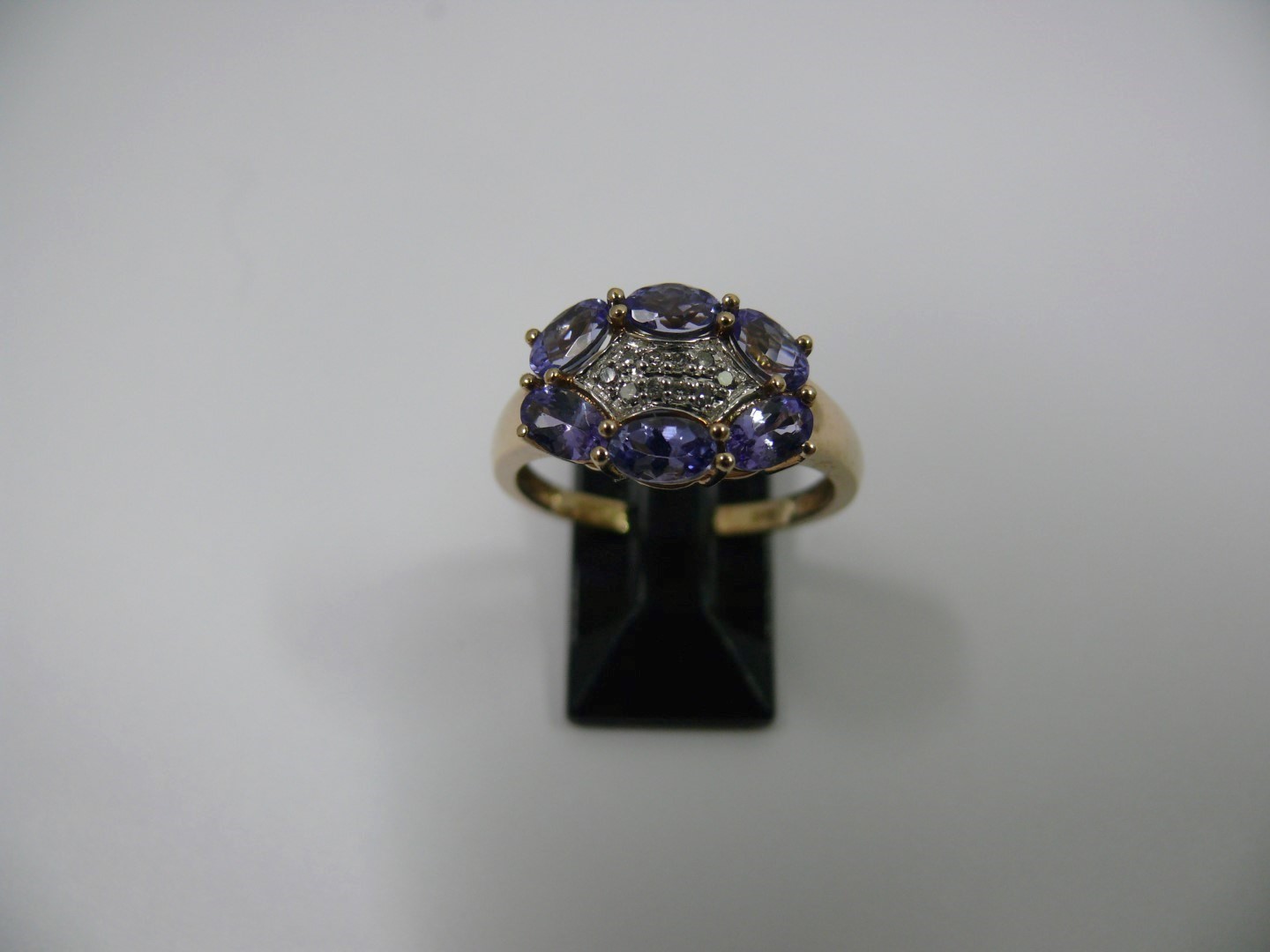 Five 9k gold tanzanite cluster rings. - Image 2 of 6