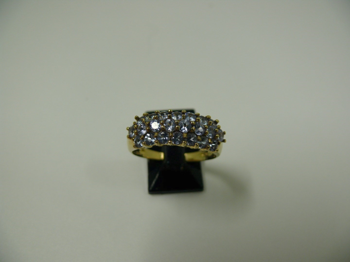 Five 9k gold tanzanite cluster rings. - Image 5 of 6