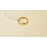 A 22ct gold wedding band, 3.7g.