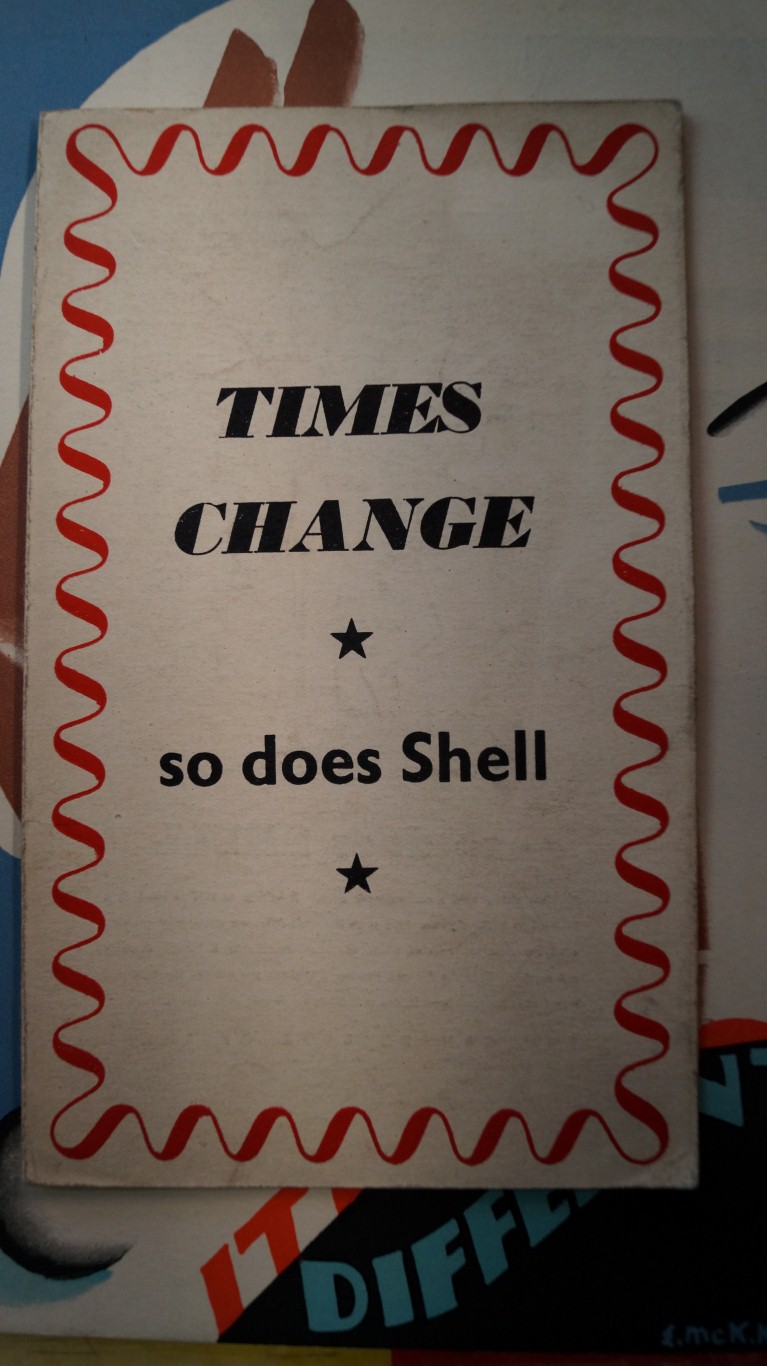 SHELL ADVERTISING: A group of twelve items advertising the Shell Oil Company, - Image 6 of 10