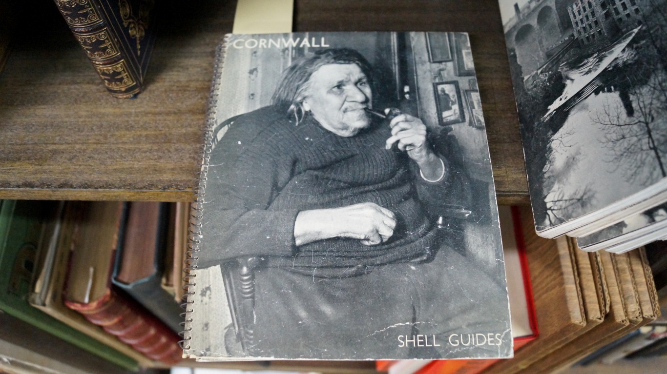 SHELL GUIDES: A collection of nine pre-war spiral-bound Shell guides, - Image 10 of 11