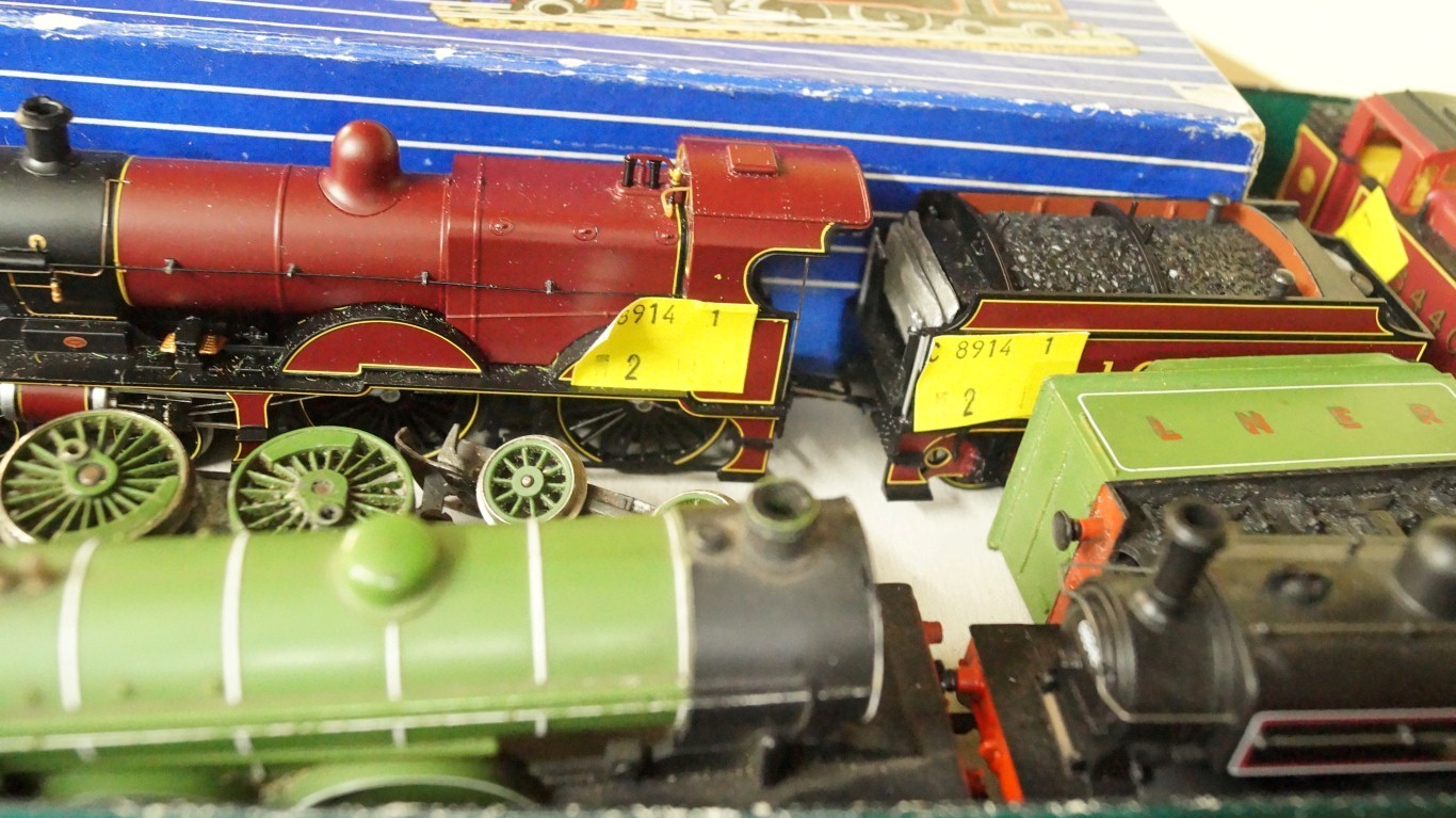 A small quantity of OO gauge locomotives and tender, - Image 2 of 2