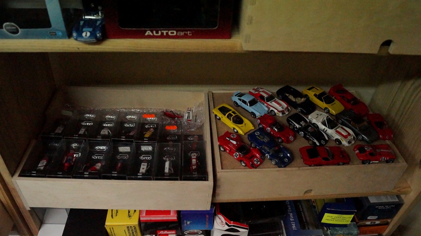 Model Cars: a large quantity of Franklin Mint; Universal; Autoart; City; and other various models, - Image 5 of 5