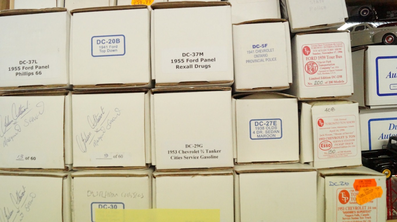 Model Cars: a quantity of Durham and F43 models, mostly boxed, (one shelf). - Image 2 of 3