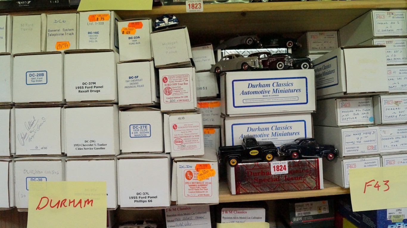 Model Cars: a quantity of Durham and F43 models, mostly boxed, (one shelf).