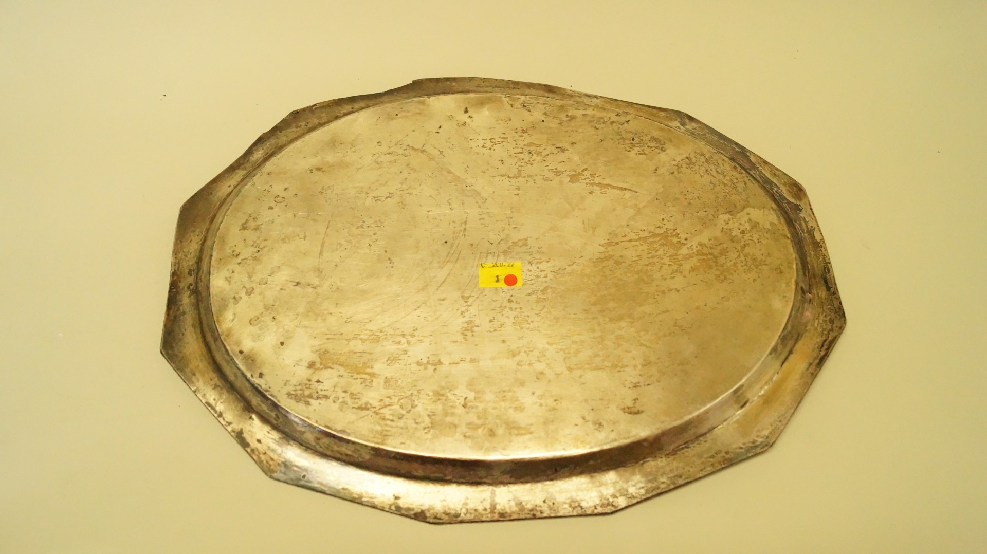 A German white metal tray, by Hestermann, Muenchen, stamped 800. Condition Report: This tray is in a - Image 3 of 3