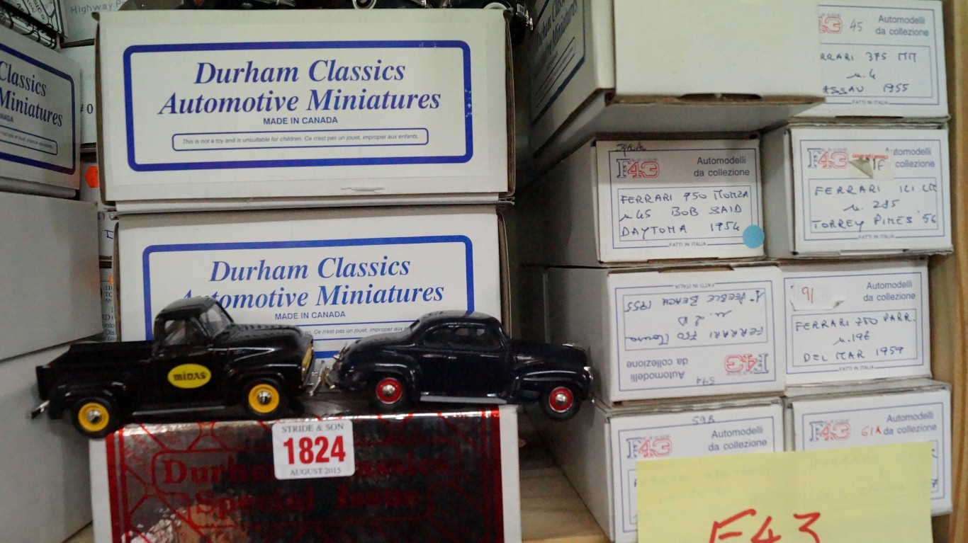 Model Cars: a quantity of Durham and F43 models, mostly boxed, (one shelf). - Image 3 of 3