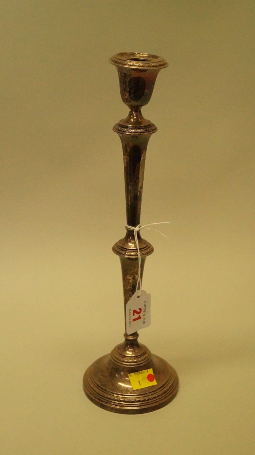 A silver adjustable four branch candlabrum, by Adie Brothers Ltd, Birmingham 1957, 32cm, weighted. - Image 4 of 4