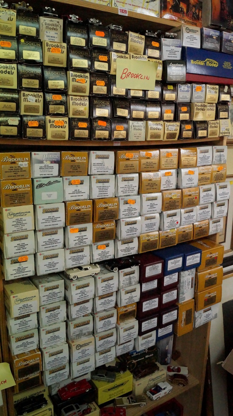 Model Cars: a large quantity of Brooklin Models, mostly boxed, (four shelves, approx 400).