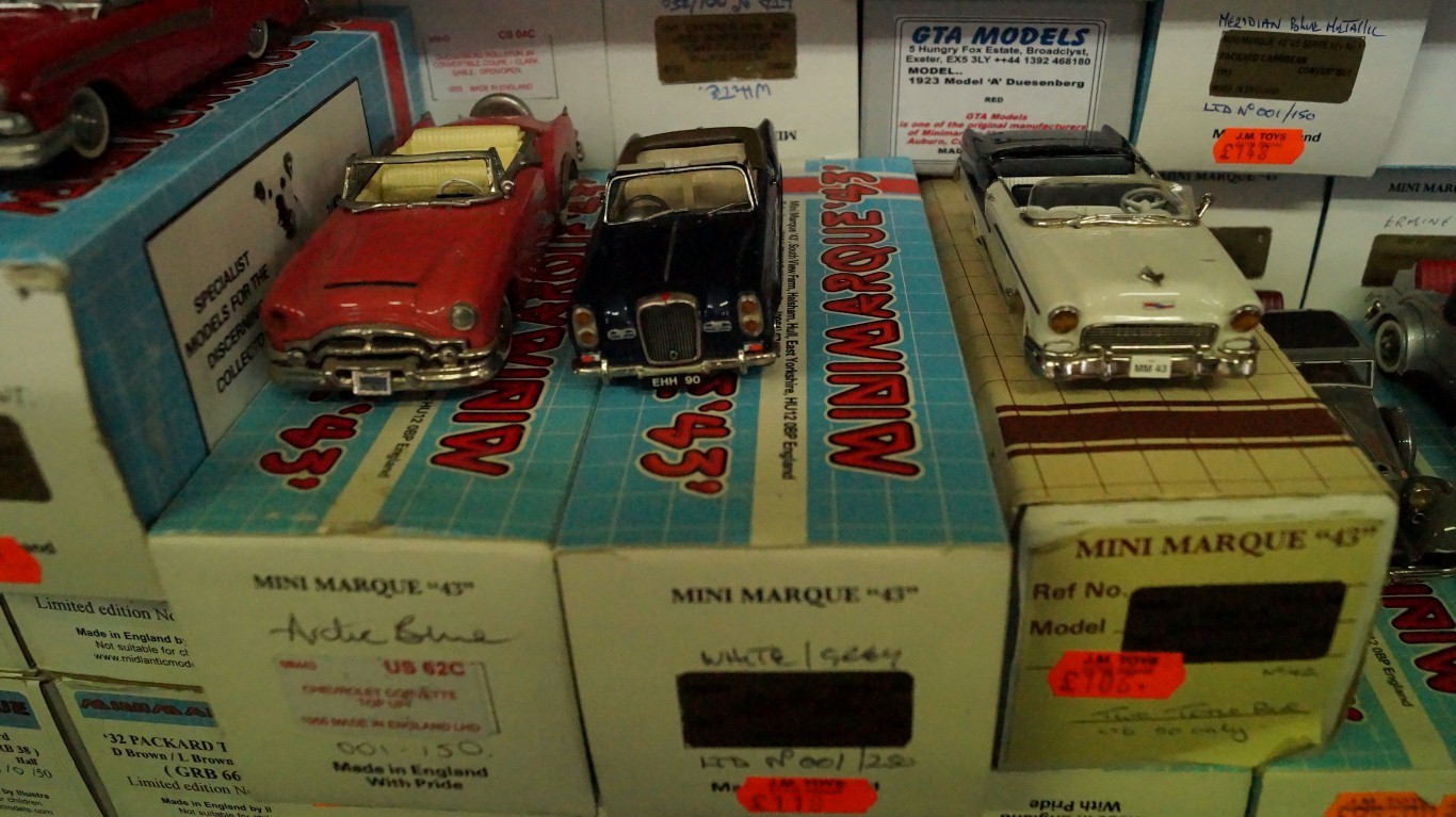 Model Cars: a large quantity of Mini Marque; Giocher; and Rio models, mostly boxed, (two shelves). - Image 2 of 4