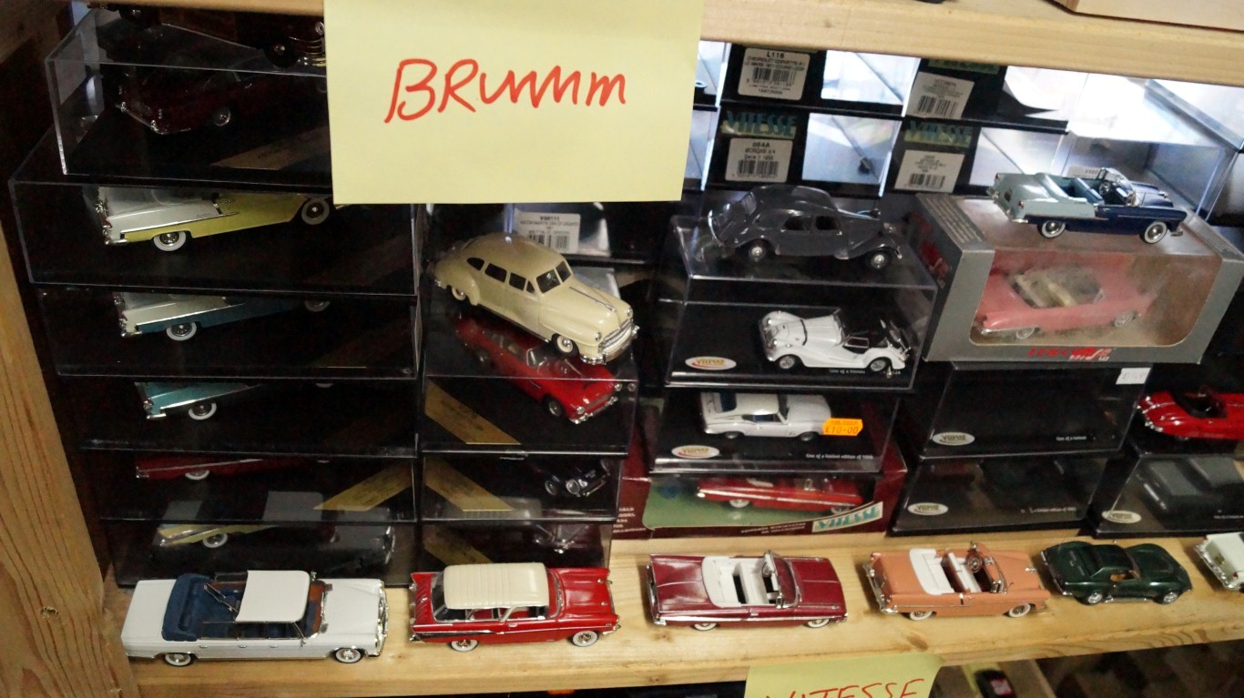 Model Cars: a quantity of Vitesse; Brumm; and EFE, mostly boxed, (three shelves). - Image 3 of 4