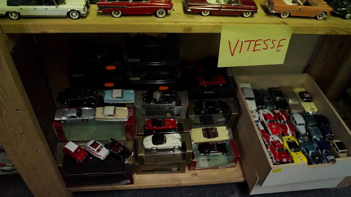 Model Cars: a quantity of Vitesse; Brumm; and EFE, mostly boxed, (three shelves). - Image 4 of 4