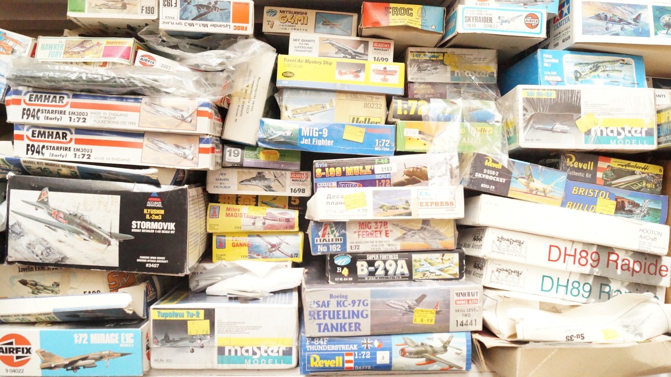 A large quantity of boxed model kits, to include examples by Frog; Airfix; Minicraft; Tamiya etc. - Image 3 of 3