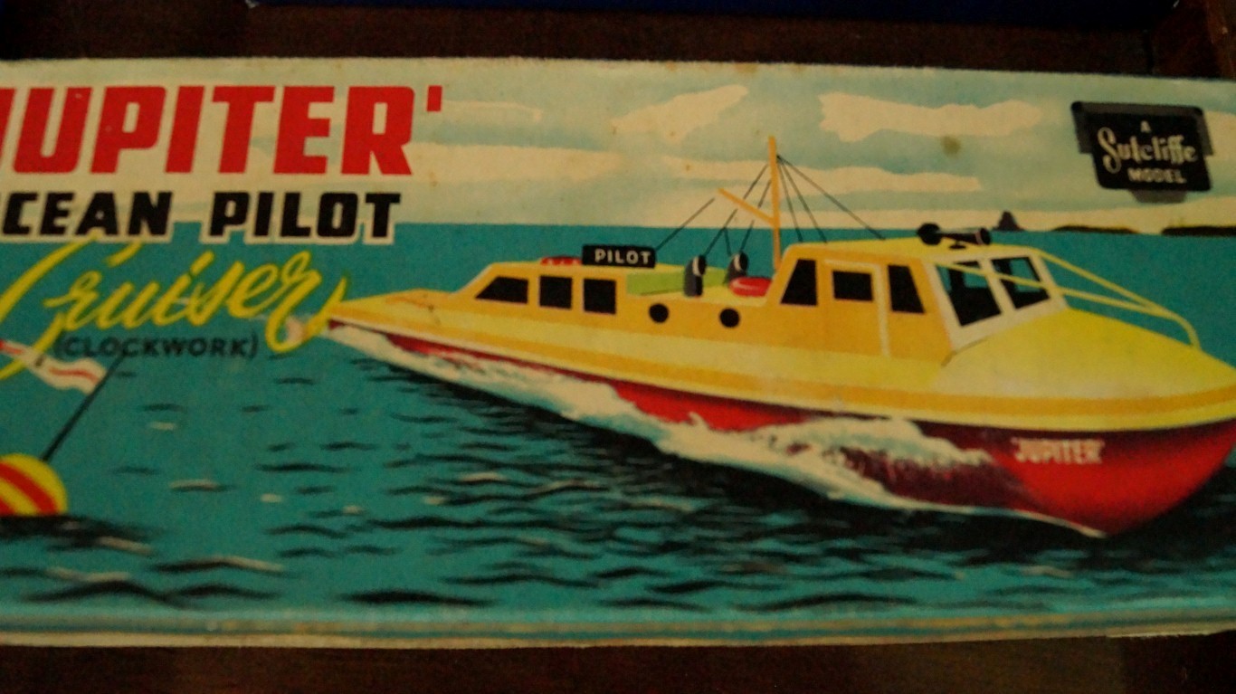 A 1960s Sutcliffe Jupiter Ocean Pilot Cruiser, boxed; together with a Robin steam boat, boxed. - Image 2 of 4