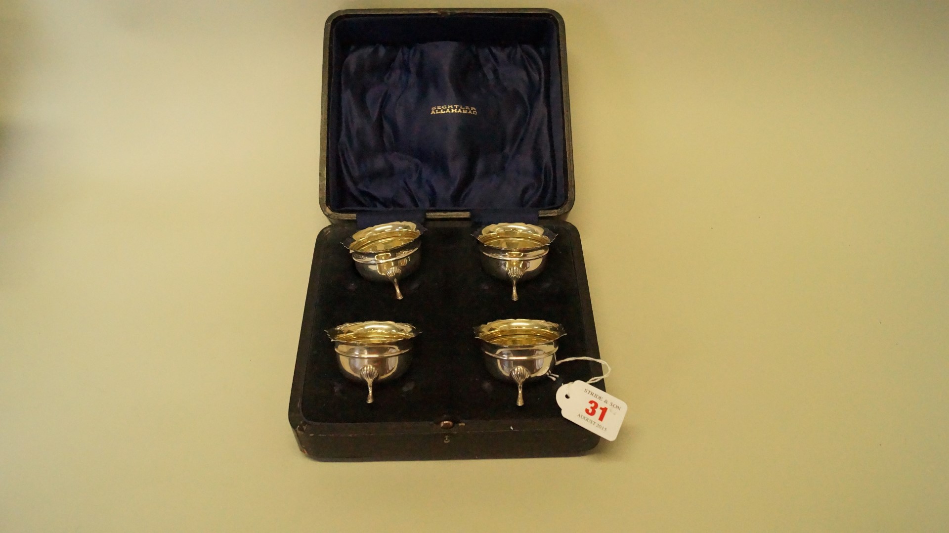 A cased set of four silver salts, by J S & S, Birmingham 1915, 149g.