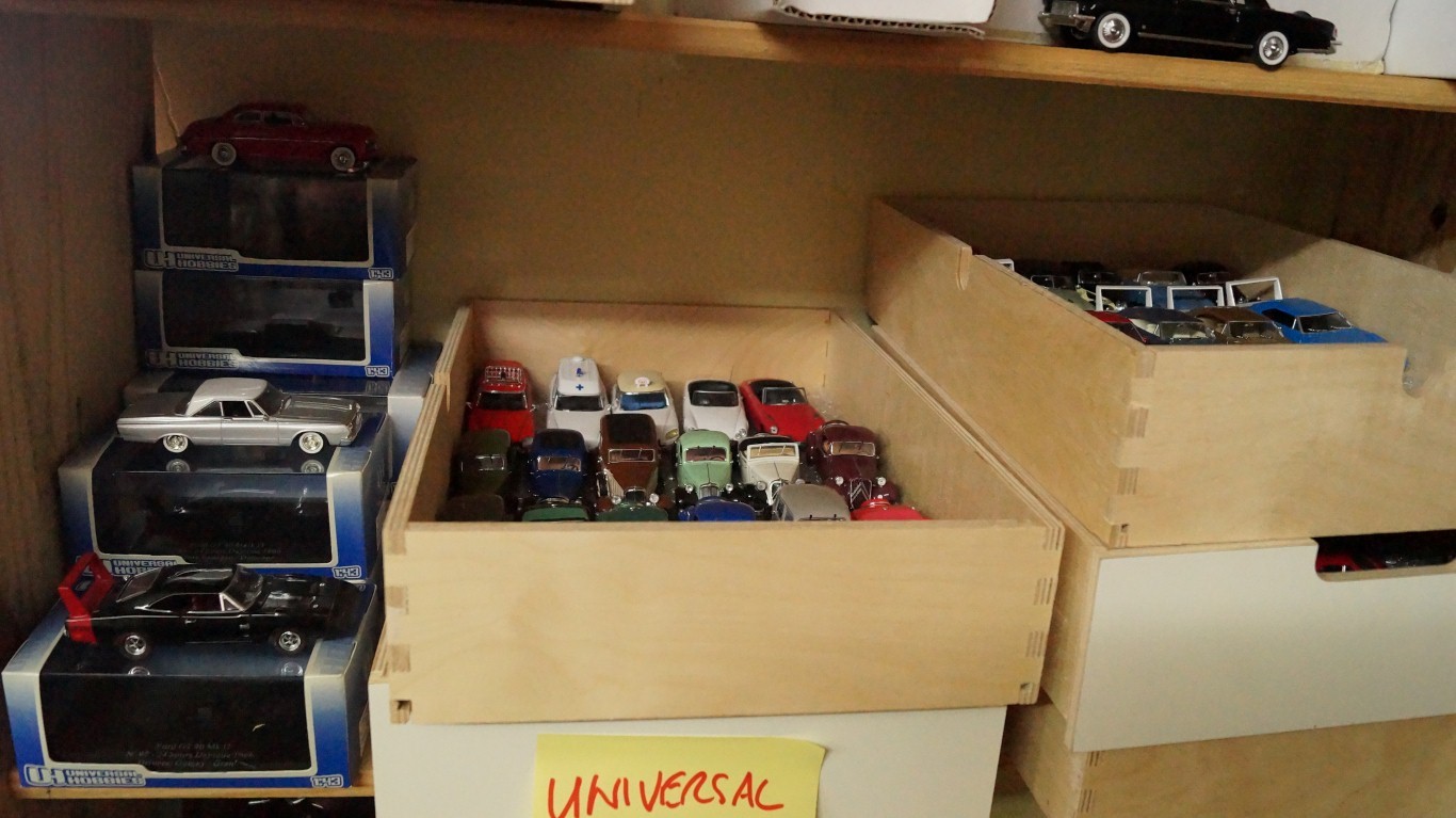 Model Cars: a large quantity of Franklin Mint; Universal; Autoart; City; and other various models, - Image 3 of 5