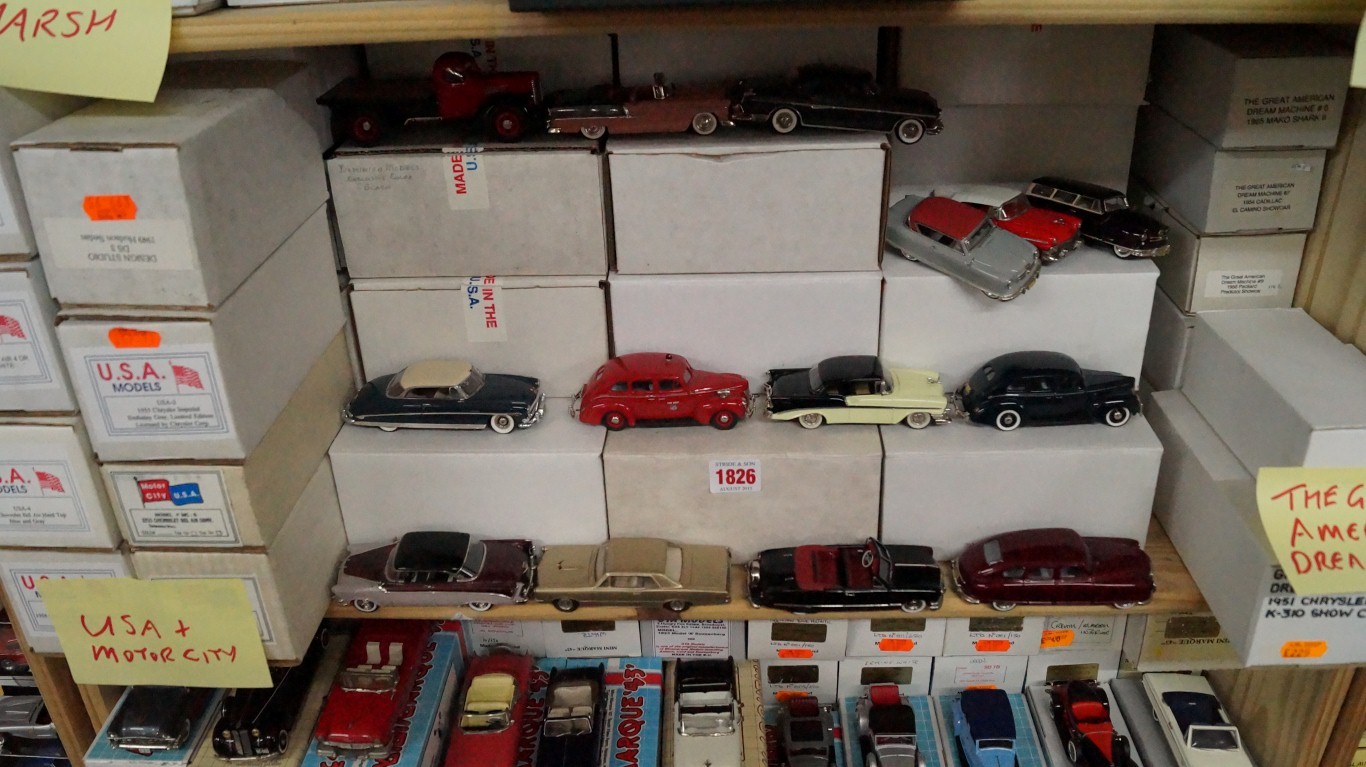 Model Cars: a quantity of USA & Motor City; and The Great American Dream Machine models,