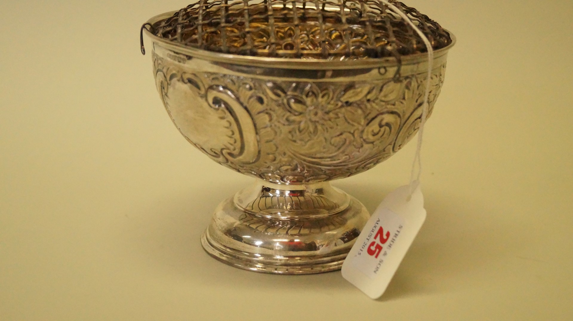 An Edwardian silver miniature footed rose bowl, by J. - Image 2 of 4